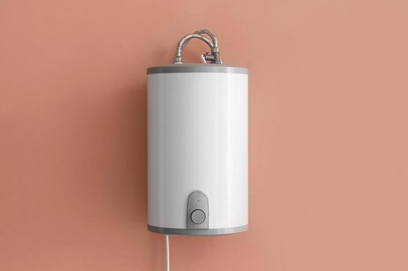 Besoin d'un service de chauffe-eau aux Plans ? Guide des prestations